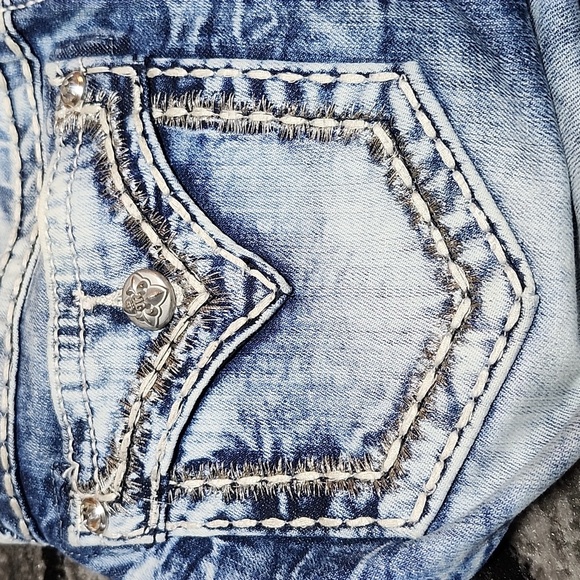 MISS ME EMBROIDERED FAUX-FLAP RHINESTONES ACID-WASH SIGNATURE SKINNY DEN… - Picture 13 of 15